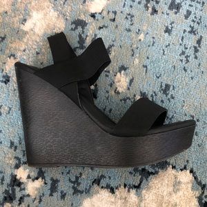 Steve Madden Black Wedge sz 7.5